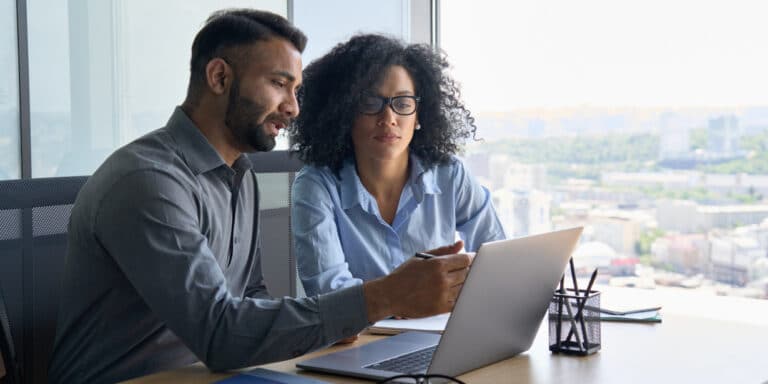 empreendedores aprendendo como cadastrar a empresa no super simples