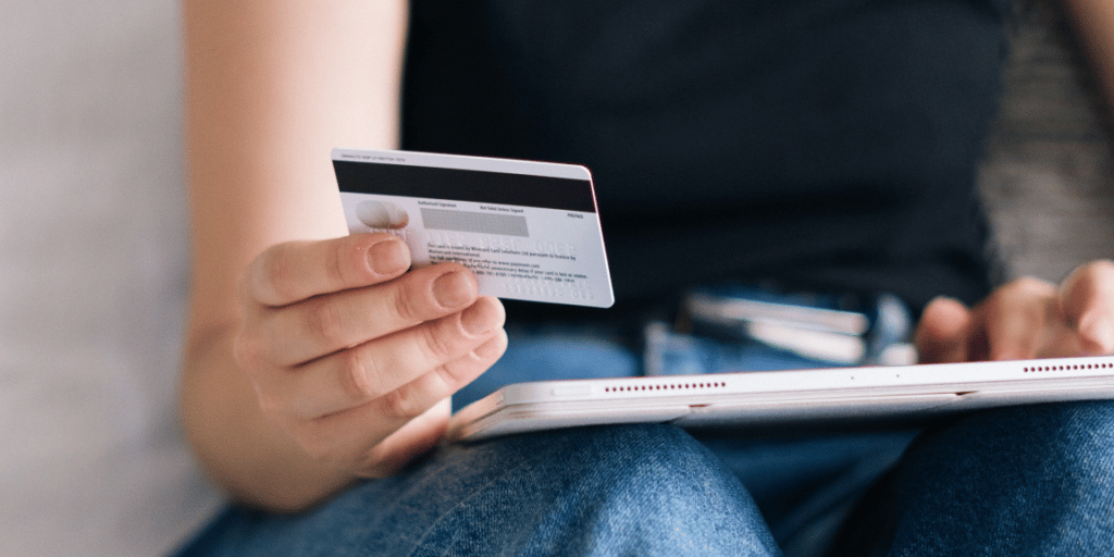 Qual é o melhor cartão de crédito para SA? Saiba como escolher. | Foto: Tima Miroshnichenko/Pexels