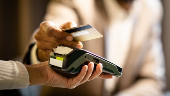 Saiba como funciona o parcelamento no cartão de crédito e quando vale a pena