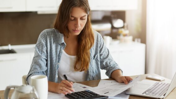 Aprenda como calcular taxa de juros simples e compostos