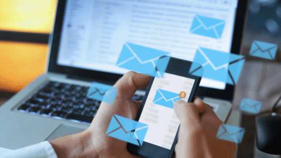 Como cobrar um cliente por e-mail: 7 dicas e modelos de mensagens