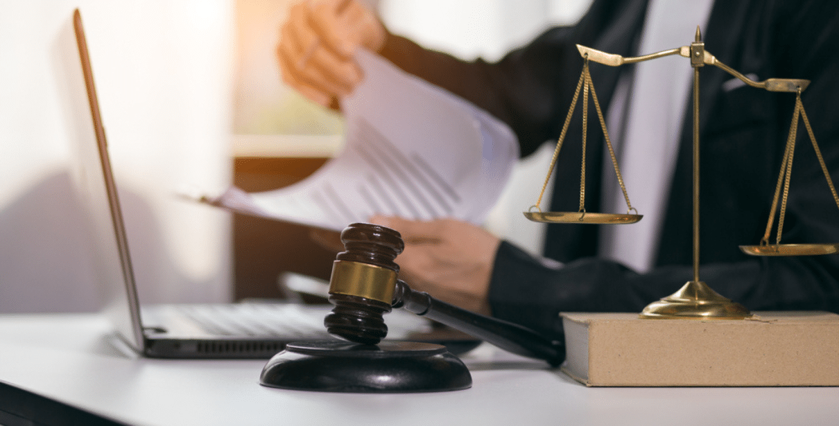 como cobrar um cliente judicialmente