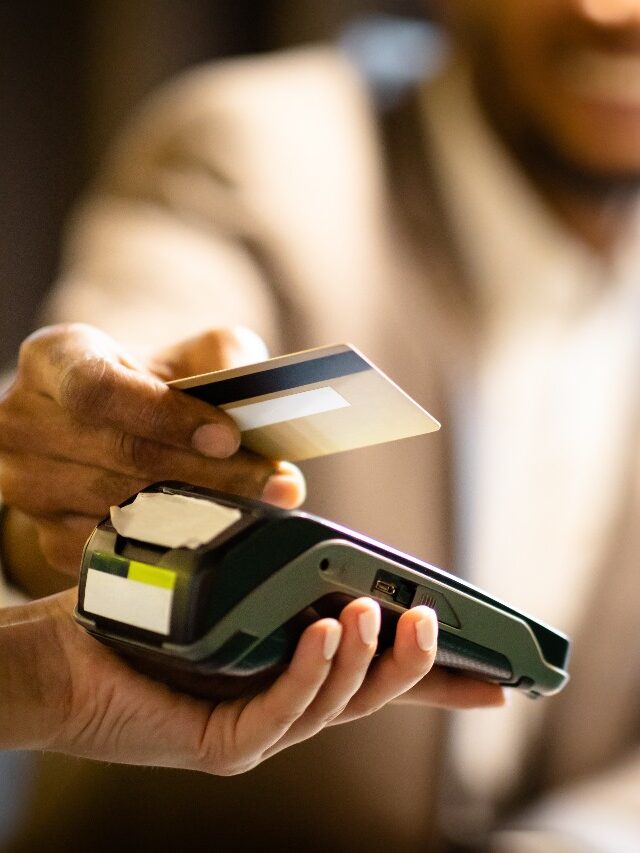 Passando o cartão de credito