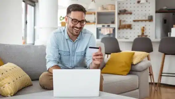 Cartão com limite garantido na Cora: como funciona e quando vale a pena usar