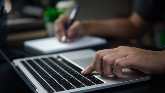 Criação de conteúdo com IA: dicas práticas e modelos prontos de prompt