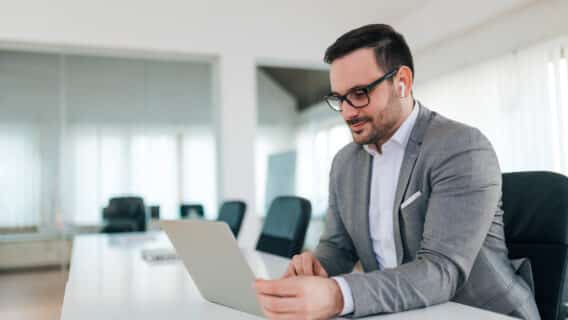 O que é e como usar o HubSpot CRM gratuito para organizar suas vendas?