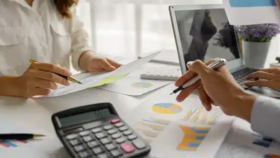 Estratégias para renegociar dívidas da empresa com instituições financeiras