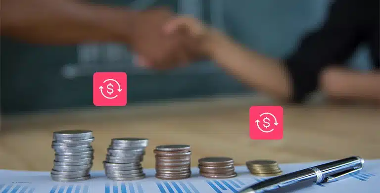 Fotomontagem traz pilhas de moedas e ícones financeiros para ilustrar artigo sobre refinanciamento empresarial.