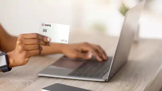 Como o cartão de crédito PJ da Cora pode ajudar no fluxo de caixa da empresa