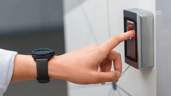 Controle de ponto: tudo o que a empresa precisa saber sobre o assunto