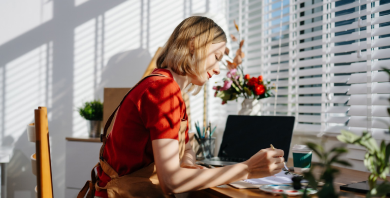 Crédito para prestadores de serviços: como financiar a operação até o cliente pagar